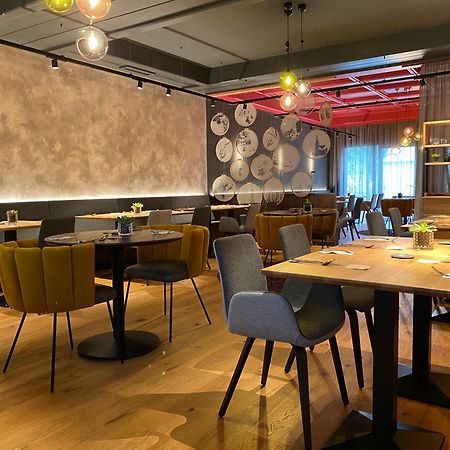 Hotel-Restaurant-Vinothek Felix Sommer Auersthal エクステリア 写真
