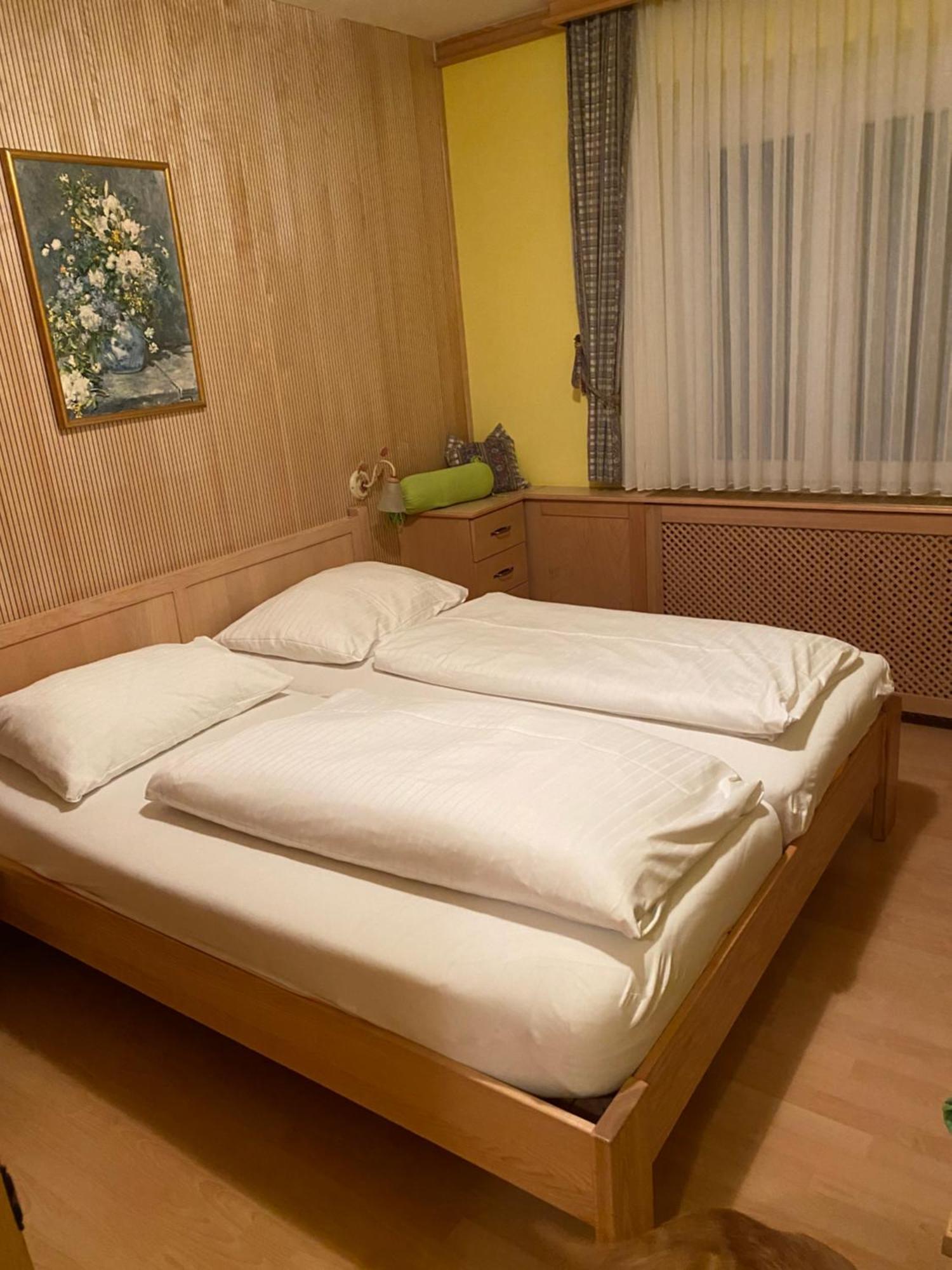 Hotel-Restaurant-Vinothek Felix Sommer Auersthal エクステリア 写真